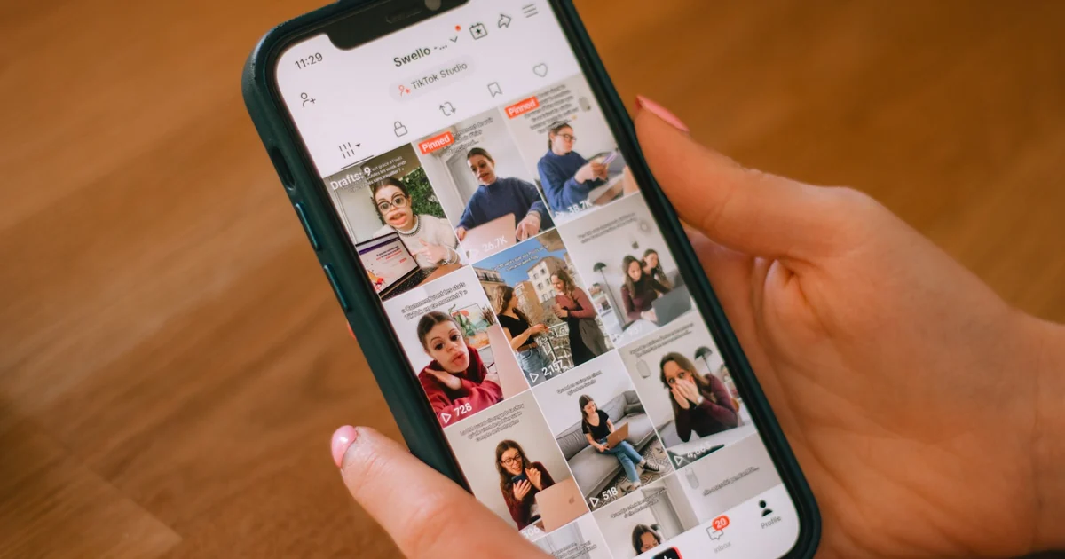 How to Make TikTok Videos With AI: 9:16, Captions, Voice